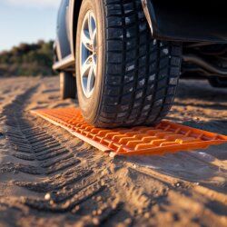 Sandbleche 2er Set 3 Tonnen Anfahrhilfe 60 cm faltbar 30 cm Offroad Sandboards für Wohnmobil PKW Schnee Sand Matsch in Orange Traktionshilfe robust strapazierfähig 17,5 cm breit Preiswert Gut