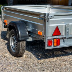 Nebelschlussleuchte 2 Stück 12V E9 75 x 85 x 50 mm inklusive 21W BA15s Leuchtmittel und Montagezubehör kompakte Rückleuchte für Anhänger robust spritzwassergeschützt